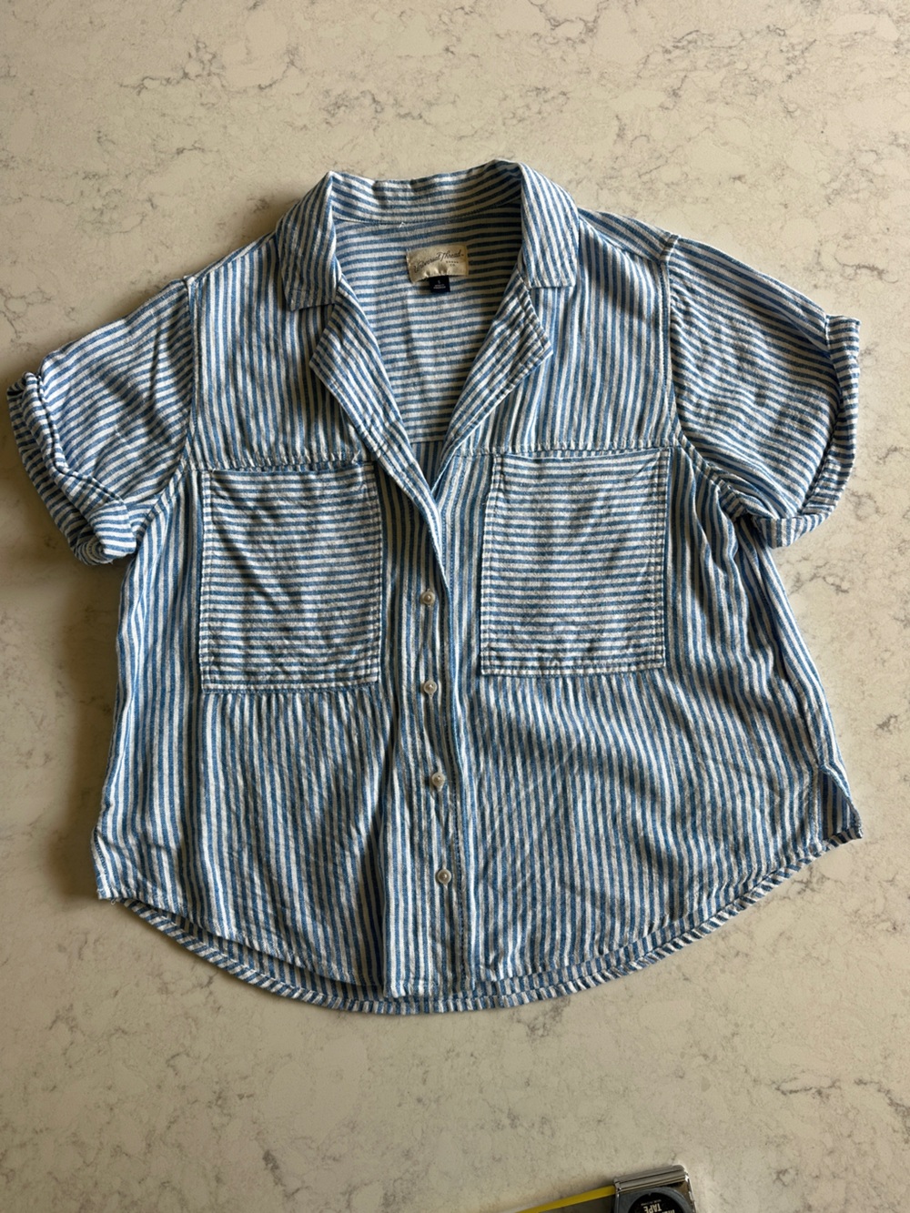 Universal Thread Blue and White Striped Short Sleeve Button-Front Shirt
